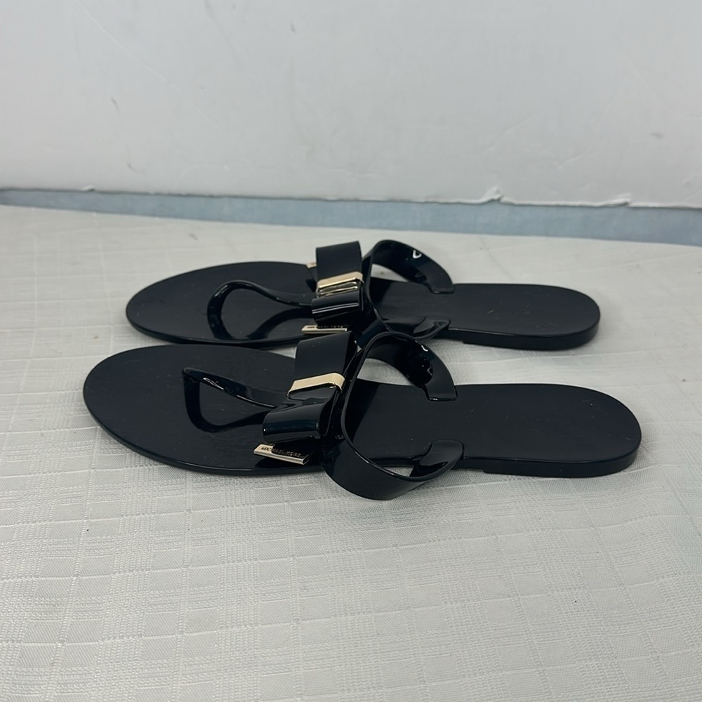 Michael Kors Kayden Jelly Bow Tie Thong Sandals in Black. Size 10. - Picture 4 of 9
